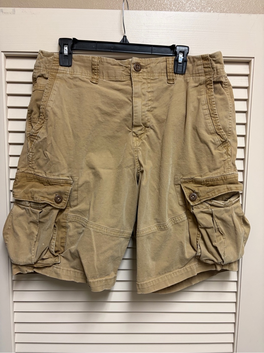 American Eagle Cargo Shorts Men 34 Beige Khaki Utility Hiking *Distressed Pocket